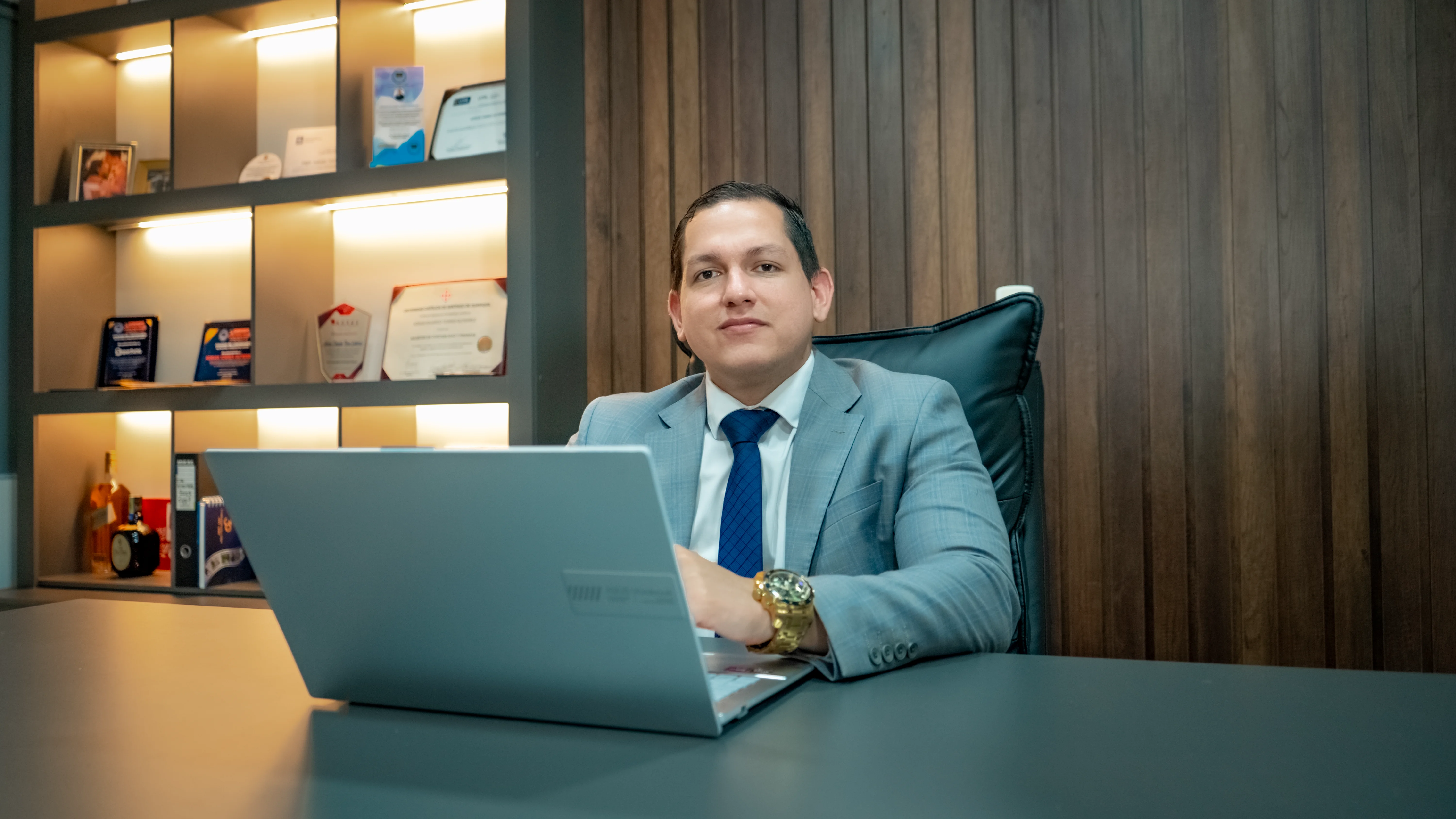 Adrián Torres – Experto NIIF Ecuador